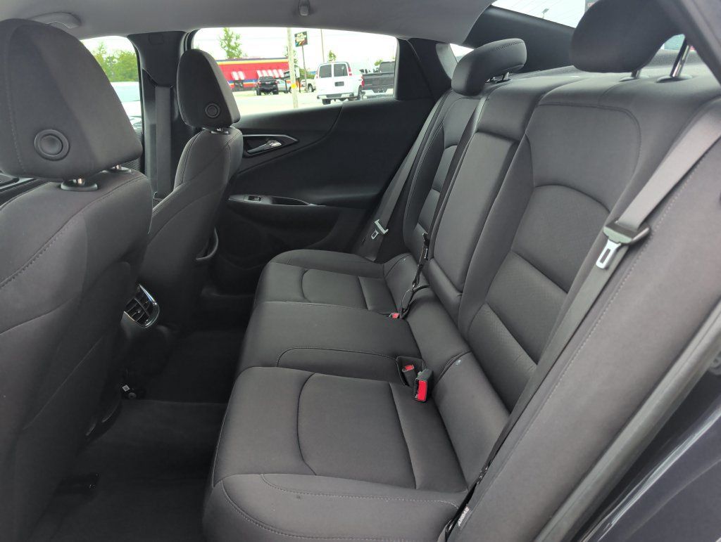 Used 2023 Chevrolet Malibu LT FWD image 18