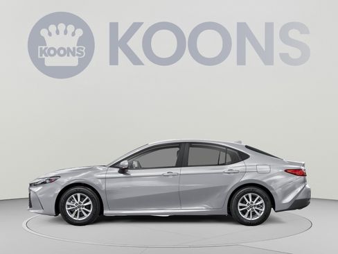 Used 2025 Toyota Camry LE w/ Convenience Package AWD/4WD image 4