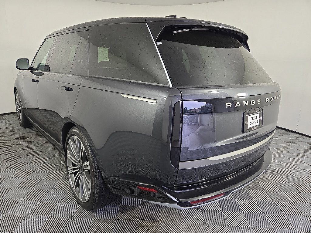 New 2026 Land Rover Range Rover Long Wheelbase SE AWD/4WD image 7