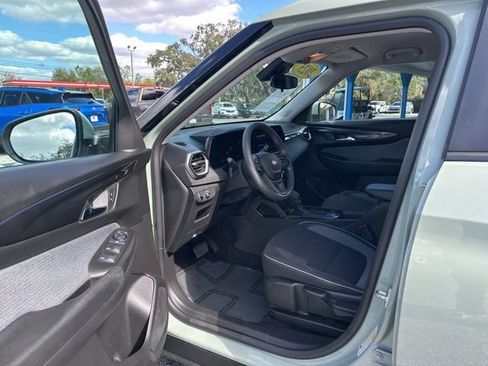 Used 2025 Chevrolet TrailBlazer LT image 7