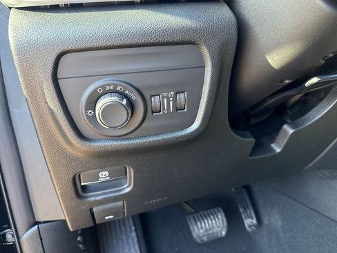 New 2026 Jeep Grand Cherokee Laredo image 17