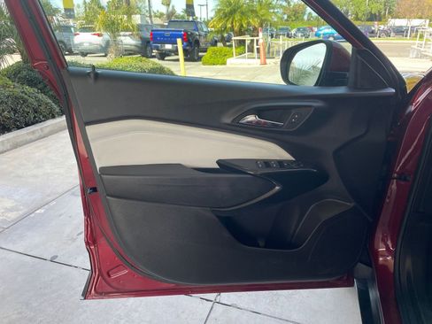 Used 2025 Chevrolet Trax LT image 18