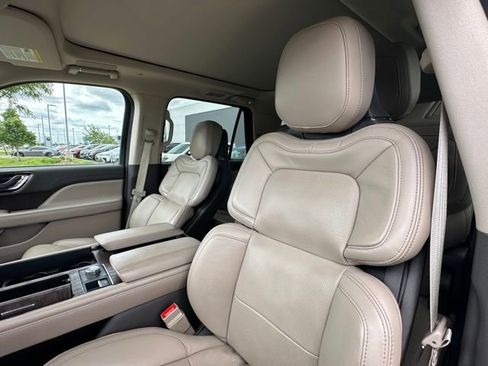 Used 2023 Lincoln Navigator Reserve AWD/4WD image 27