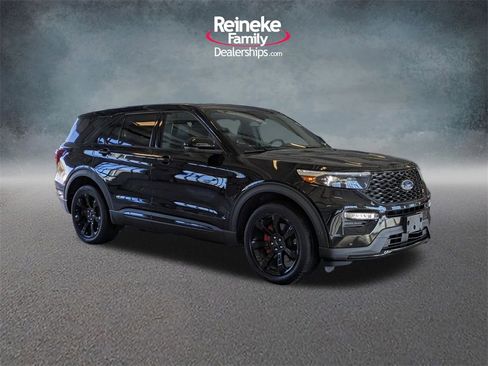 Used 2021 Ford Explorer ST w/ ST Street Pack image 3