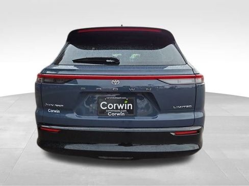 Used 2025 Toyota Crown Signia image 9