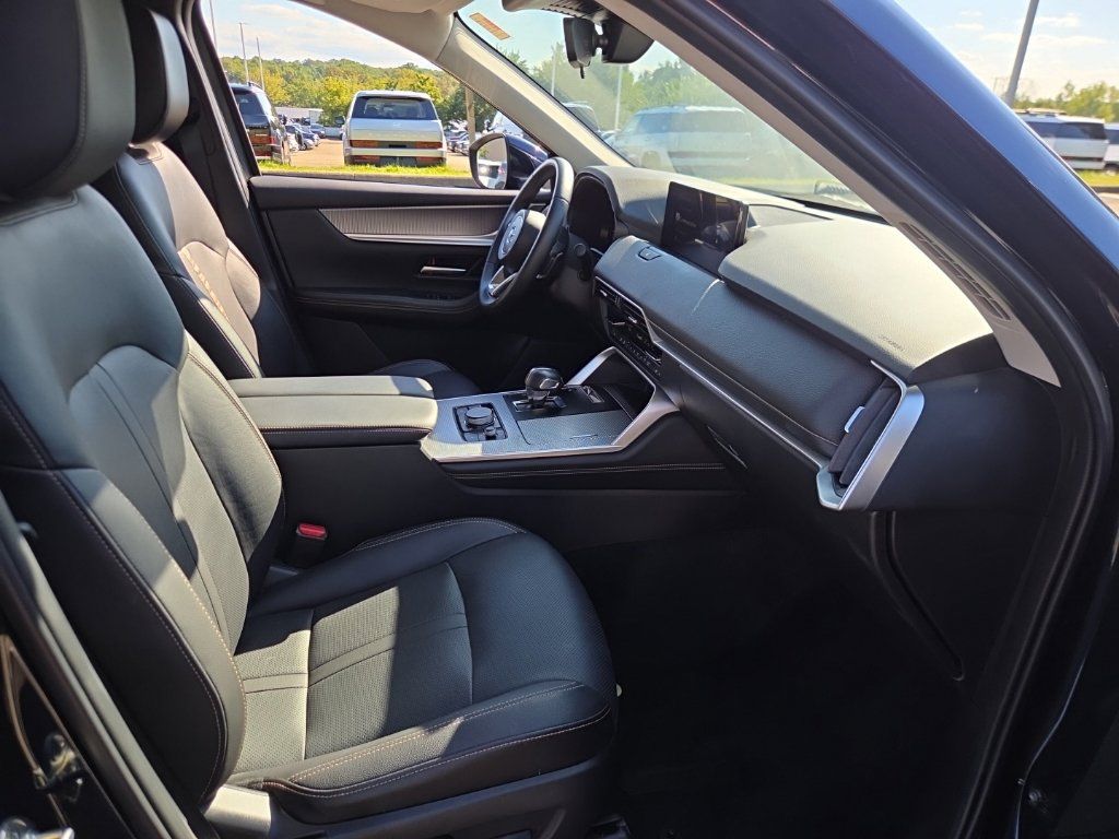 Used 2025 MAZDA CX-90 Plug-In Hybrid w/ Preferred AWD/4WD image 15