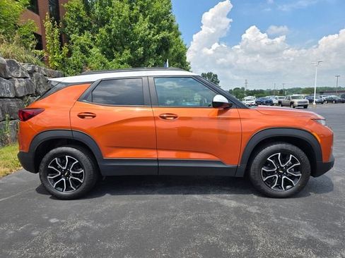 Used 2023 Chevrolet TrailBlazer ACTIV w/ Convenience Package AWD/4WD image 2
