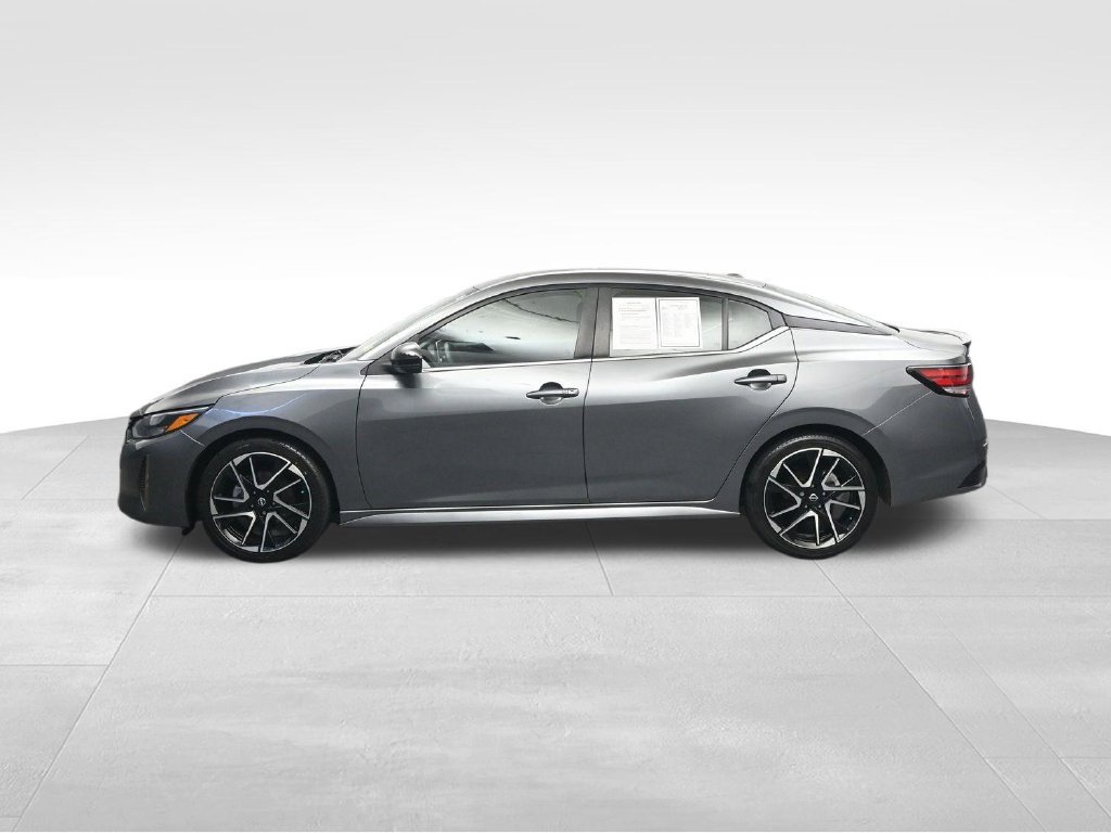 Used 2024 Nissan Sentra SR w/ SR Premium Package FWD image 2