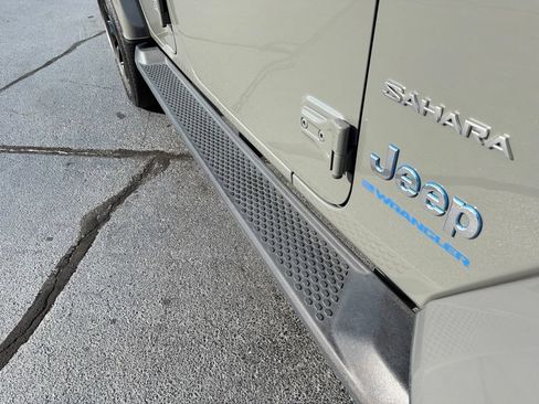 Certified 2023 Jeep Wrangler Unlimited Sahara AWD/4WD image 11
