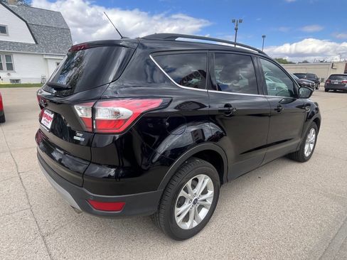 Used 2017 Ford Escape SE w/ Equipment Group 201A AWD/4WD image 7