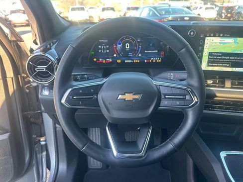 Used 2025 Chevrolet Equinox LT w/ Convenience Package II image 24