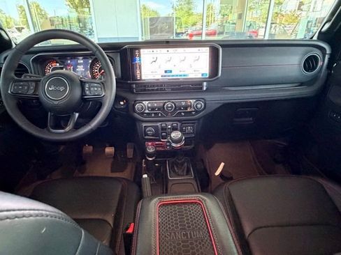 Used 2024 Jeep Wrangler Unlimited Rubicon image 25