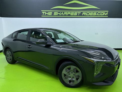 Used 2025 Kia K4 FWD image 1