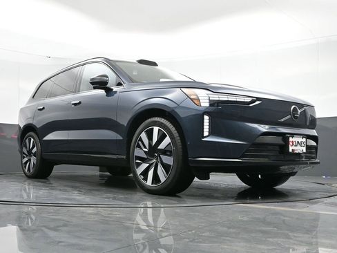 New 2025 Volvo EX90 Ultra image 35