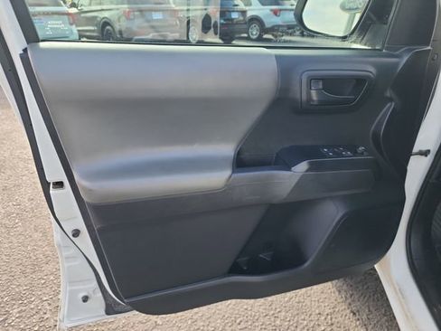 Used 2022 Toyota Tacoma 2WD Access Cab image 9