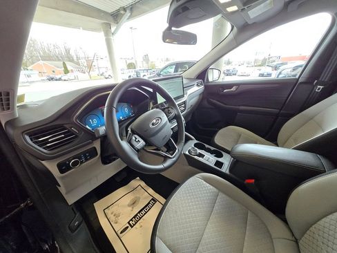 Used 2023 Ford Escape Active w/ Tech Pack #2 AWD/4WD image 11