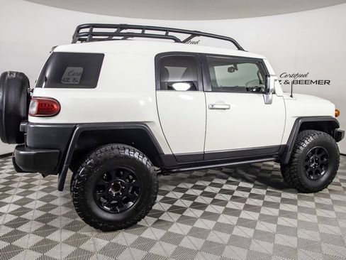 Used 2012 Toyota FJ Cruiser 4WD w/ Convenience Pkg image 4