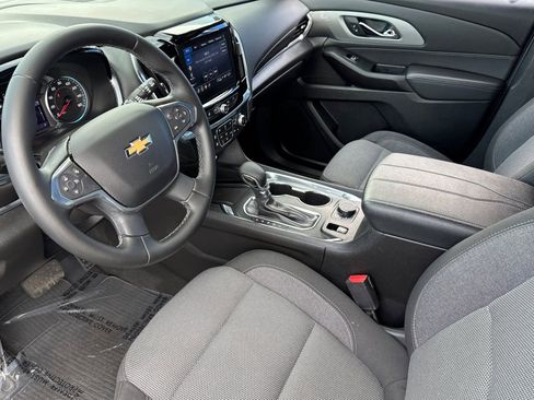 Used 2023 Chevrolet Traverse LT image 11