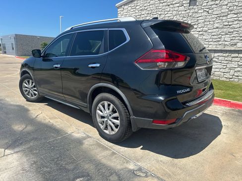 Used 2019 Nissan Rogue SV FWD image 3