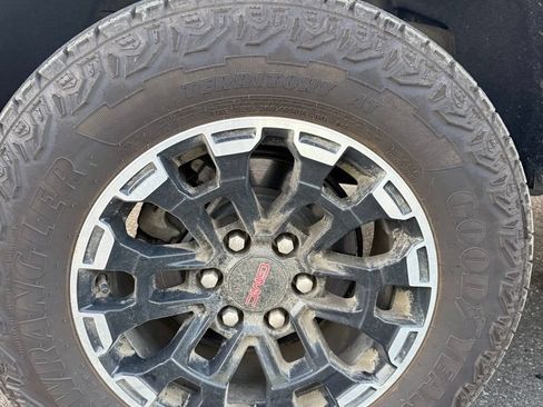 Used 2026 GMC Canyon AT4 AWD/4WD image 19