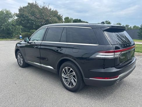 Used 2023 Lincoln Aviator AWD image 5