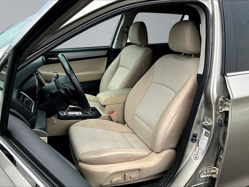 Used 2016 Subaru Outback 2.5i Premium AWD/4WD image 19