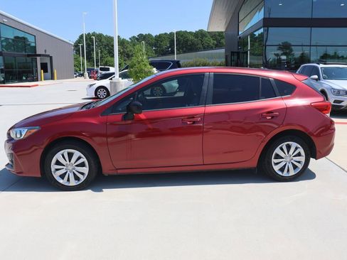 Used 2018 Subaru Impreza 2.0i image 2