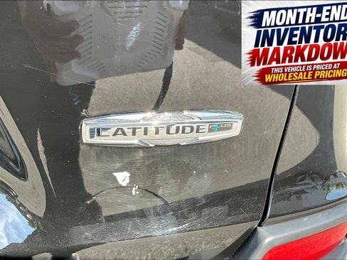 Used 2021 Jeep Cherokee Latitude Plus AWD/4WD image 27