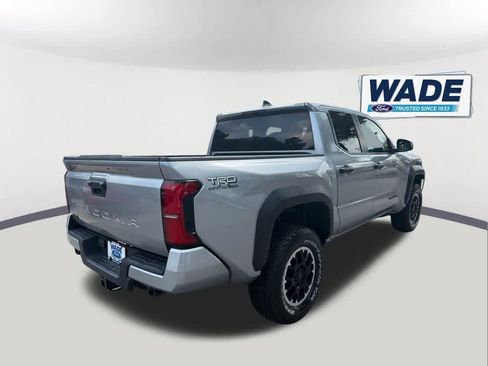 Used 2024 Toyota Tacoma TRD Off-Road AWD/4WD image 5