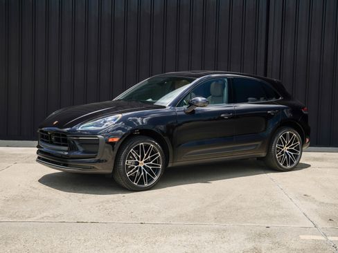 New 2025 Porsche Macan image 1