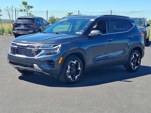 Certified 2025 Kia Seltos EX AWD/4WD image 3