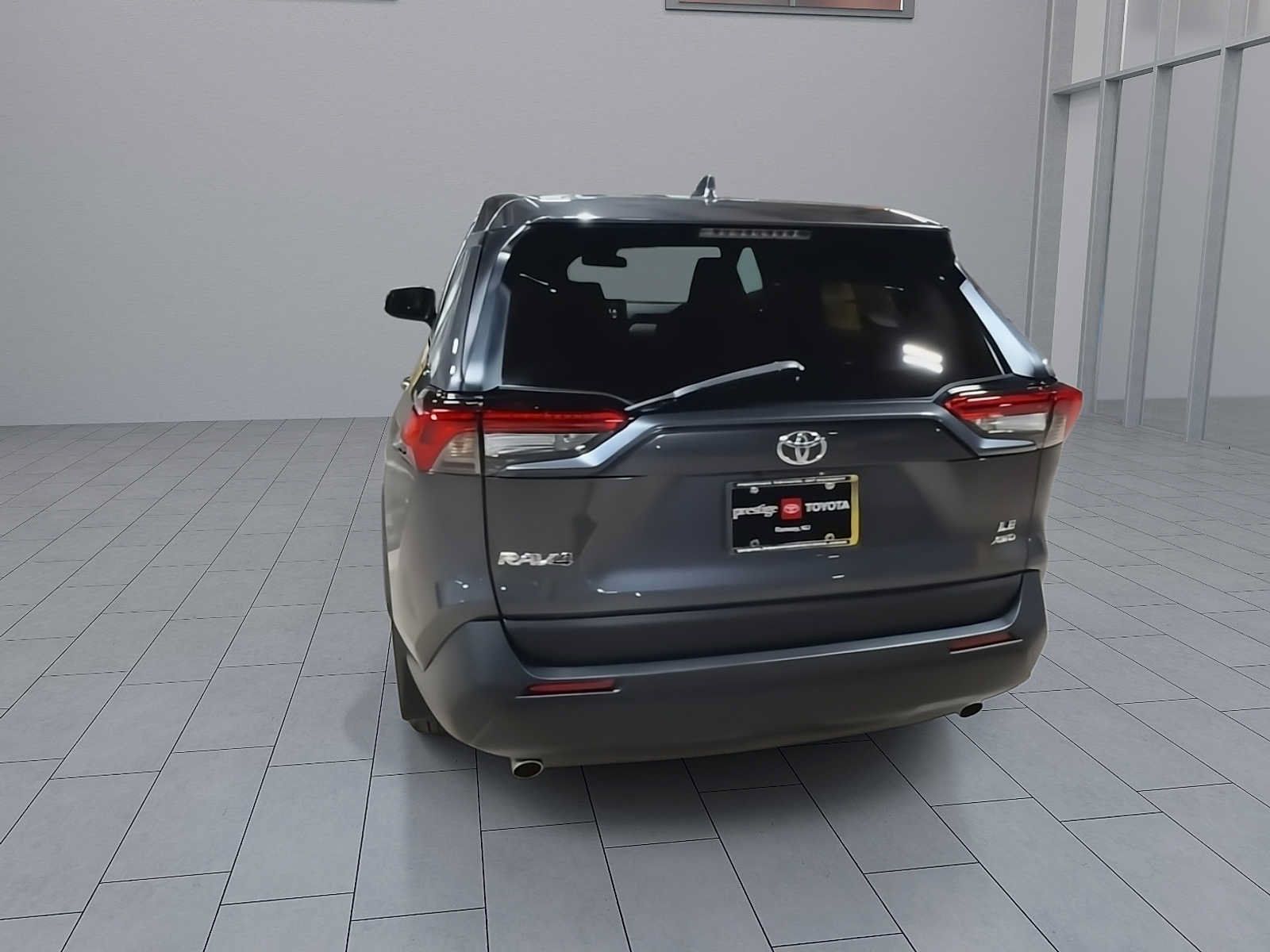 Used 2023 Toyota RAV4 LE AWD/4WD image 7
