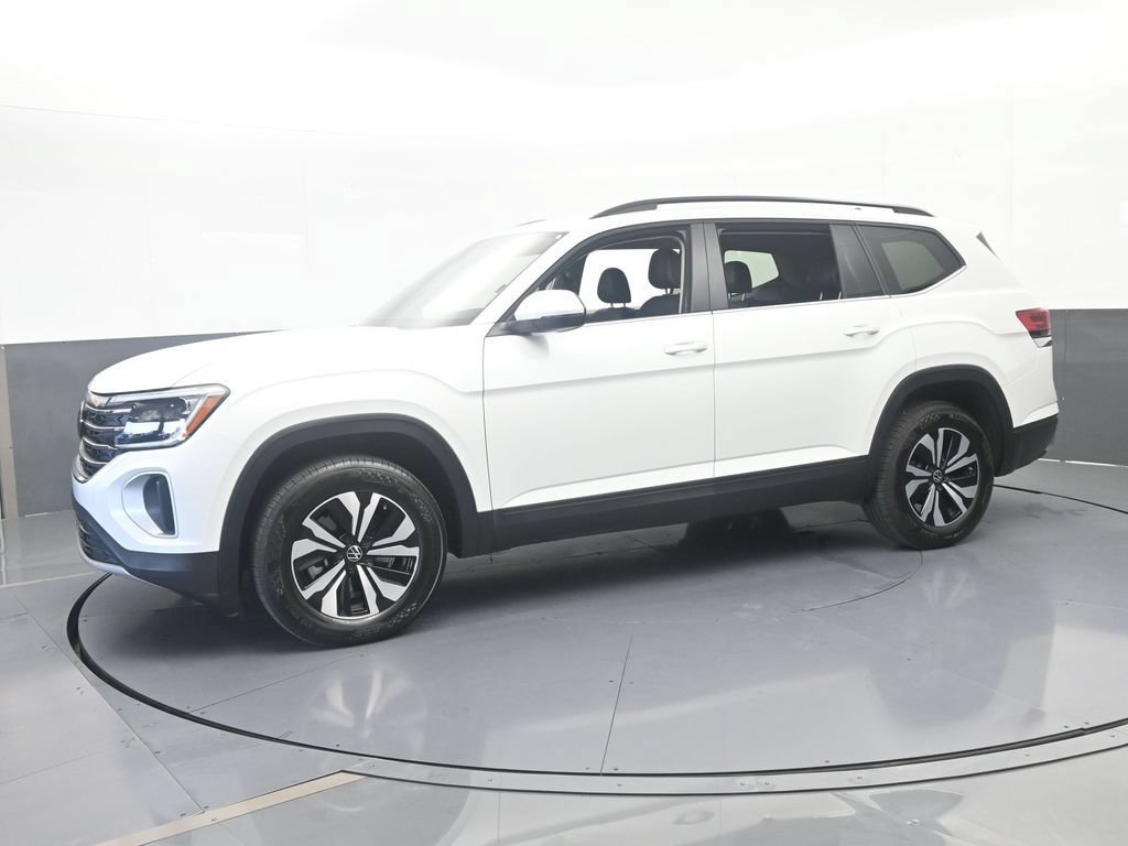 Used 2026 Volkswagen Atlas SE FWD image 2