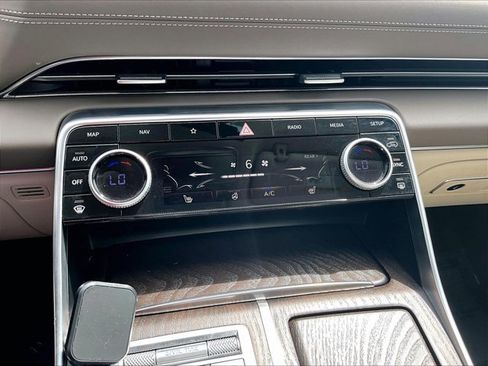 Used 2023 Genesis GV80 2.5T AWD/4WD image 24