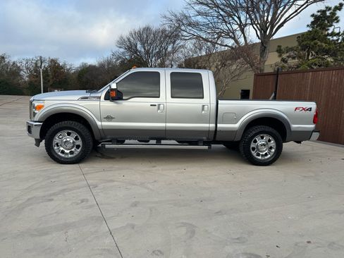 Used 2013 Ford F250 Lariat w/ Lariat Ultimate Pkg image 4