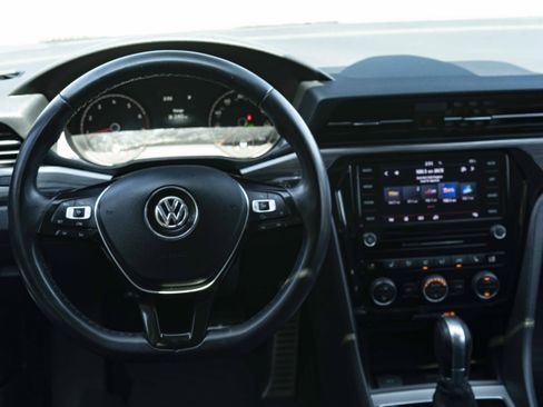 Used 2020 Volkswagen Passat 2.0T R-Line FWD image 18
