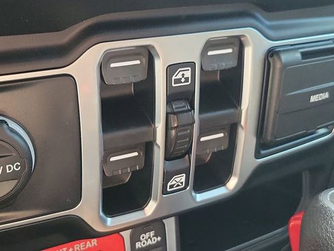 Used 2020 Jeep Gladiator Rubicon w/ Trailer Tow Package image 23