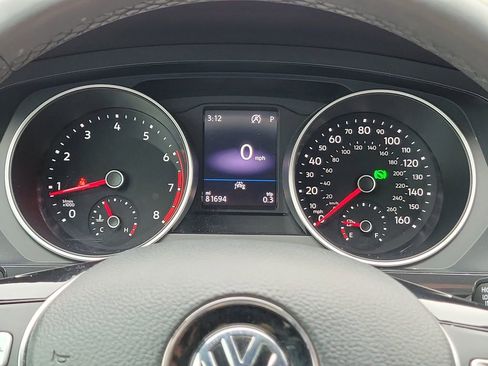 Used 2020 Volkswagen Tiguan SE image 29