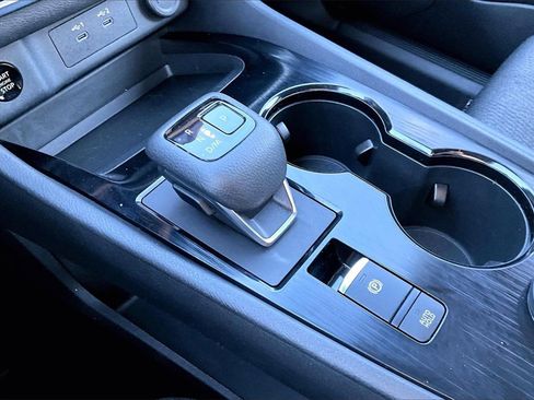 Used 2024 Nissan Rogue SV image 28