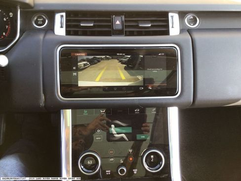 Used 2019 Land Rover Range Rover Sport HSE image 9