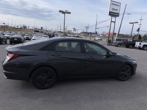 Used 2022 Hyundai Elantra SEL w/ Convenience Package image 11