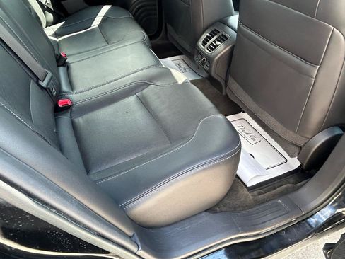 Used 2015 Ford Taurus Limited w/ Equipment Group 301A FWD image 11