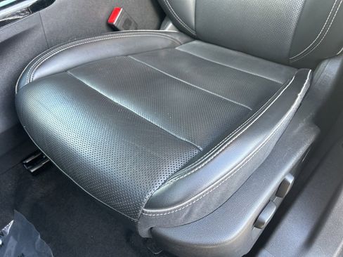 Used 2023 Buick Envision Essence image 21