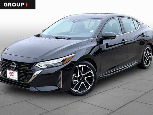 Used 2025 Nissan Sentra SR w/ SR Premium Package FWD image 1