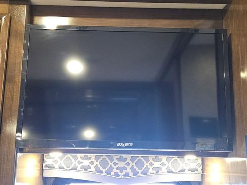 Used 2019 Ford F550 2WD Regular Cab Super Duty w/ XLT Value Package image 36