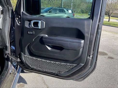 Used 2021 Jeep Wrangler Sport AWD/4WD image 21