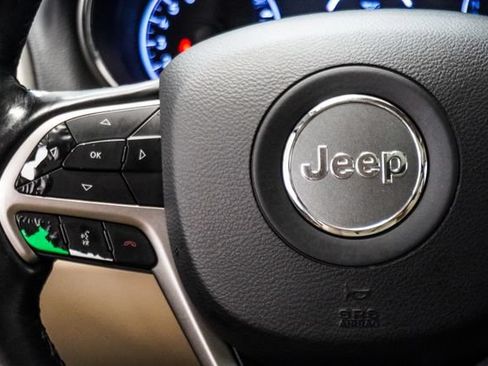 Used 2020 Jeep Grand Cherokee Limited w/ Luxury Group II RWD image 16