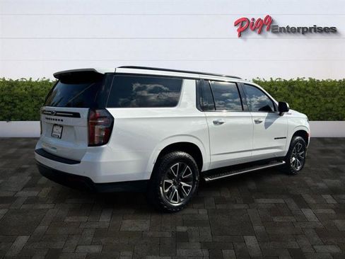 Used 2024 Chevrolet Suburban Z71 w/ Luxury Package image 9
