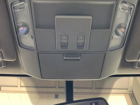 Used 2017 Toyota Tundra Limited w/ Limited Premium Package image 10