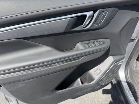 Used 2025 Buick Enclave Preferred AWD/4WD image 14
